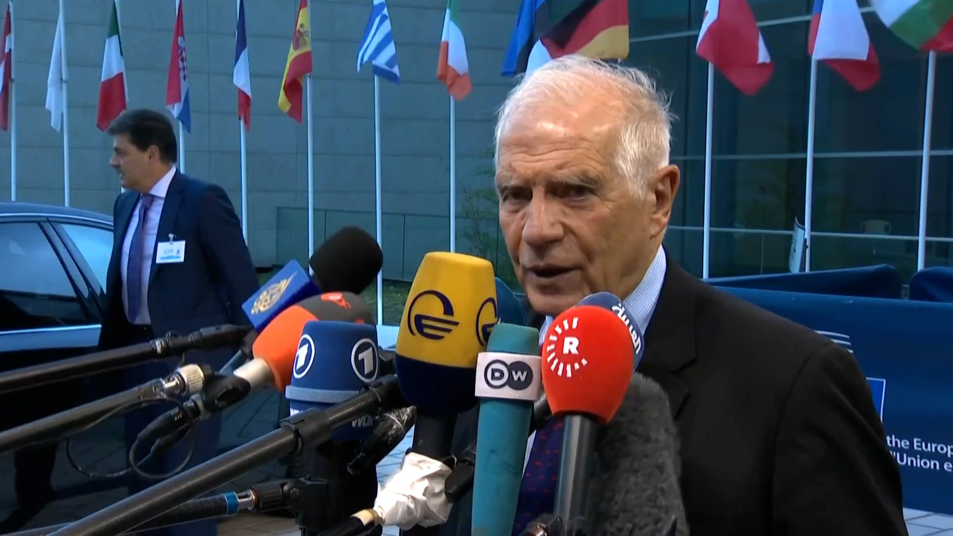 Borrell: "Los 27 miembros hemos acordado en pedir a Israel que deje de atacar a la FINUL"