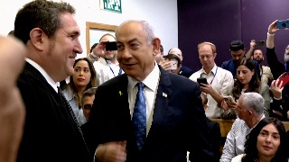 Netanyahu llega al tribunal tras ser acusado de soborno, fraude y abuso de confianza