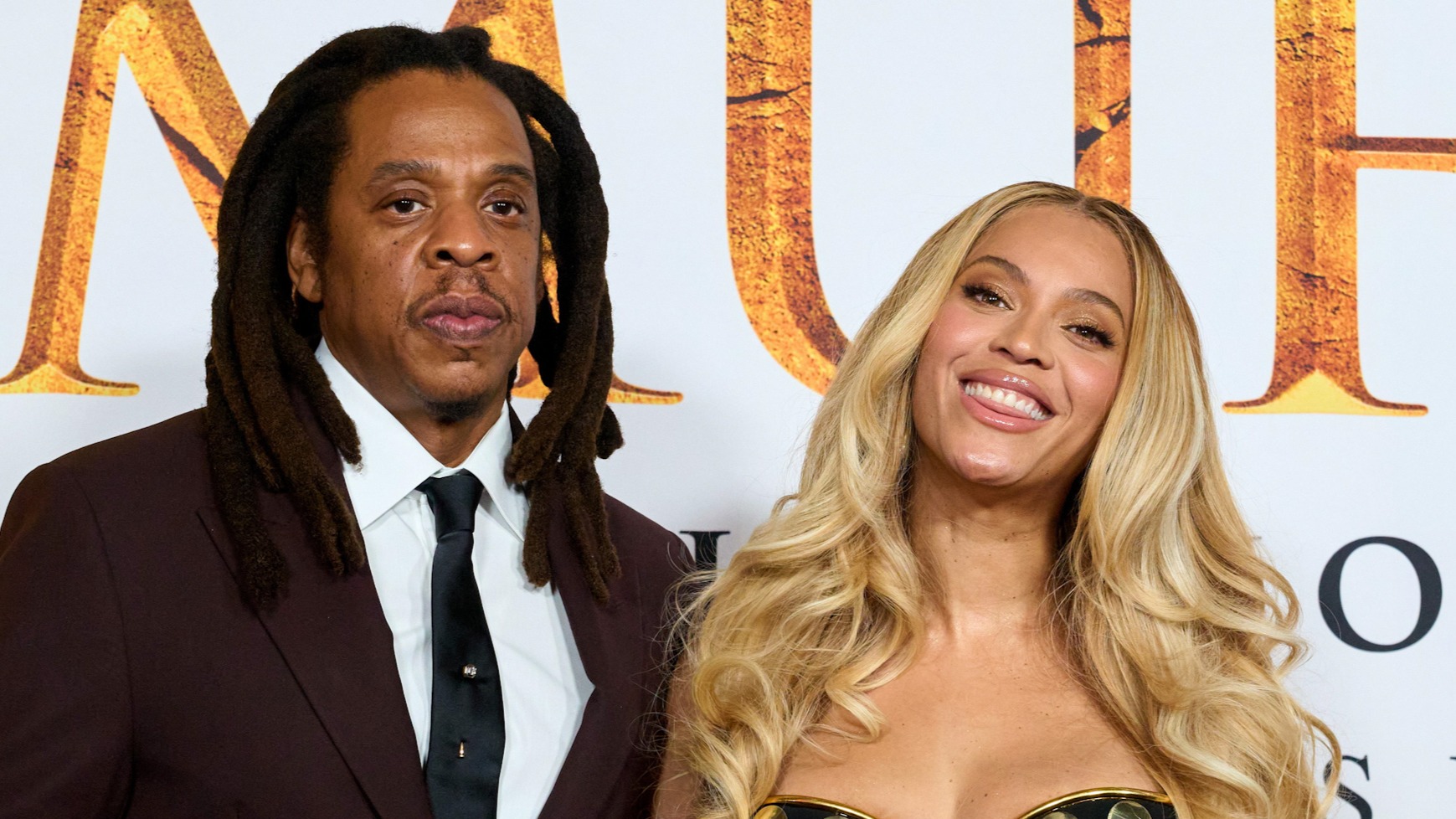 Jay-Z reaparece en público tras ser acusado de violar a una menor de 13 años en el año 2000