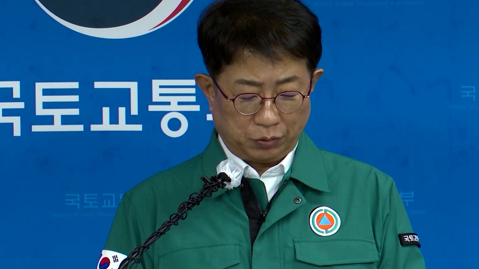 Ministro surcoreano de transportes: "Extiendo mis más profundas disculpas y condolencias"