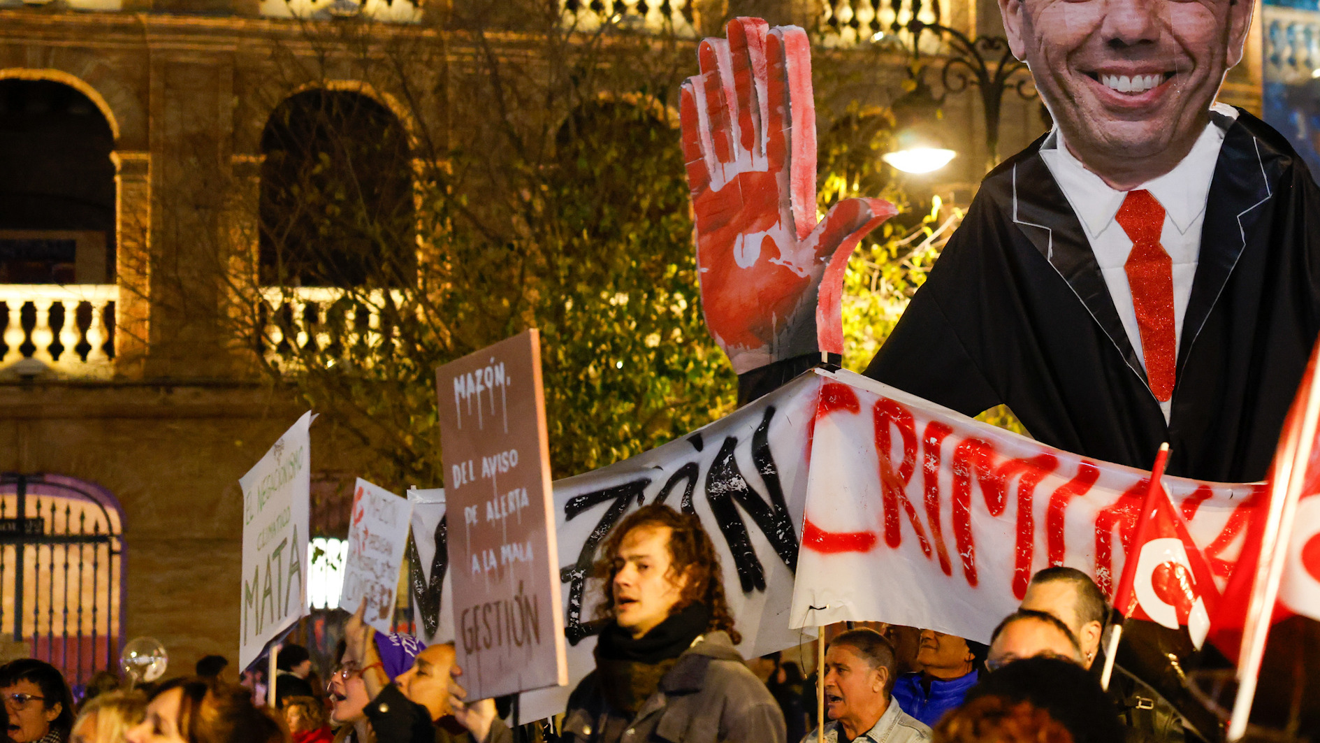 Decenas de miles de personas vuelven a la calle para pedir la dimisión de Mazón por su gestión tras la dana