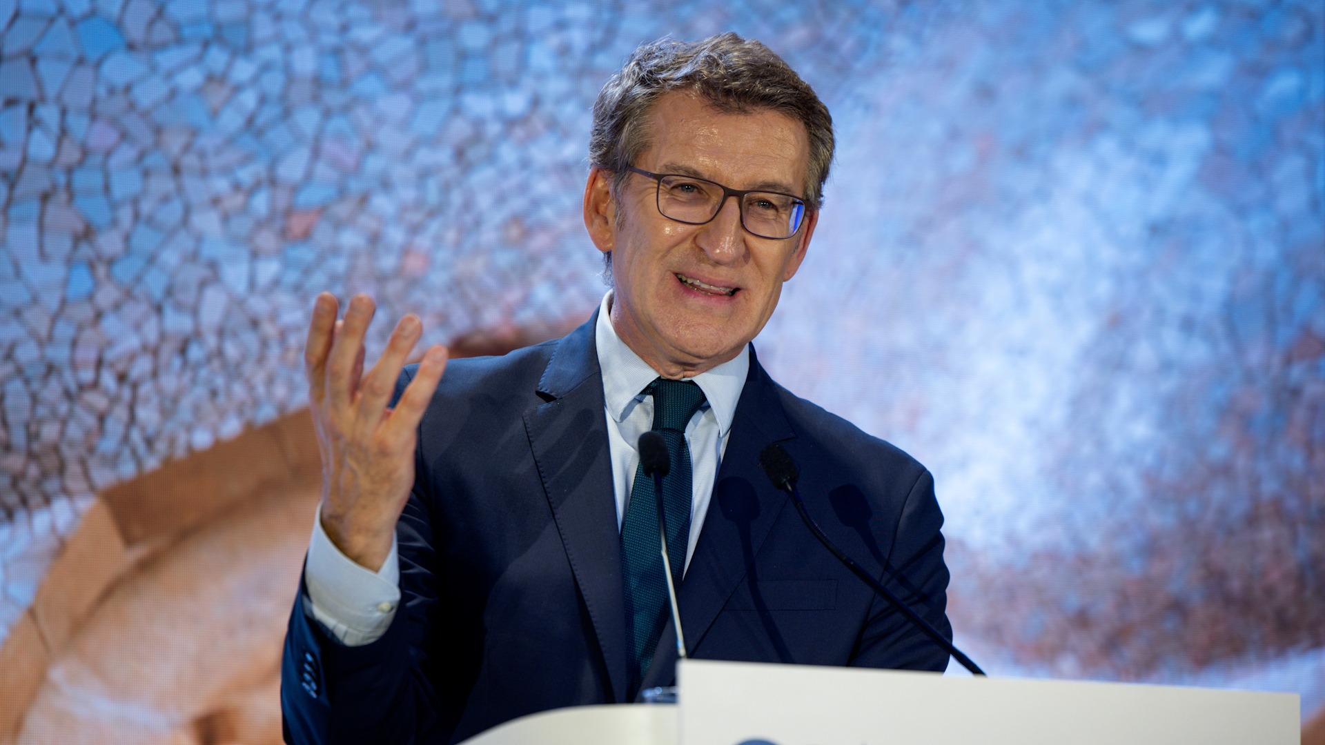 Feijóo comparece ante los medios en Barcelona