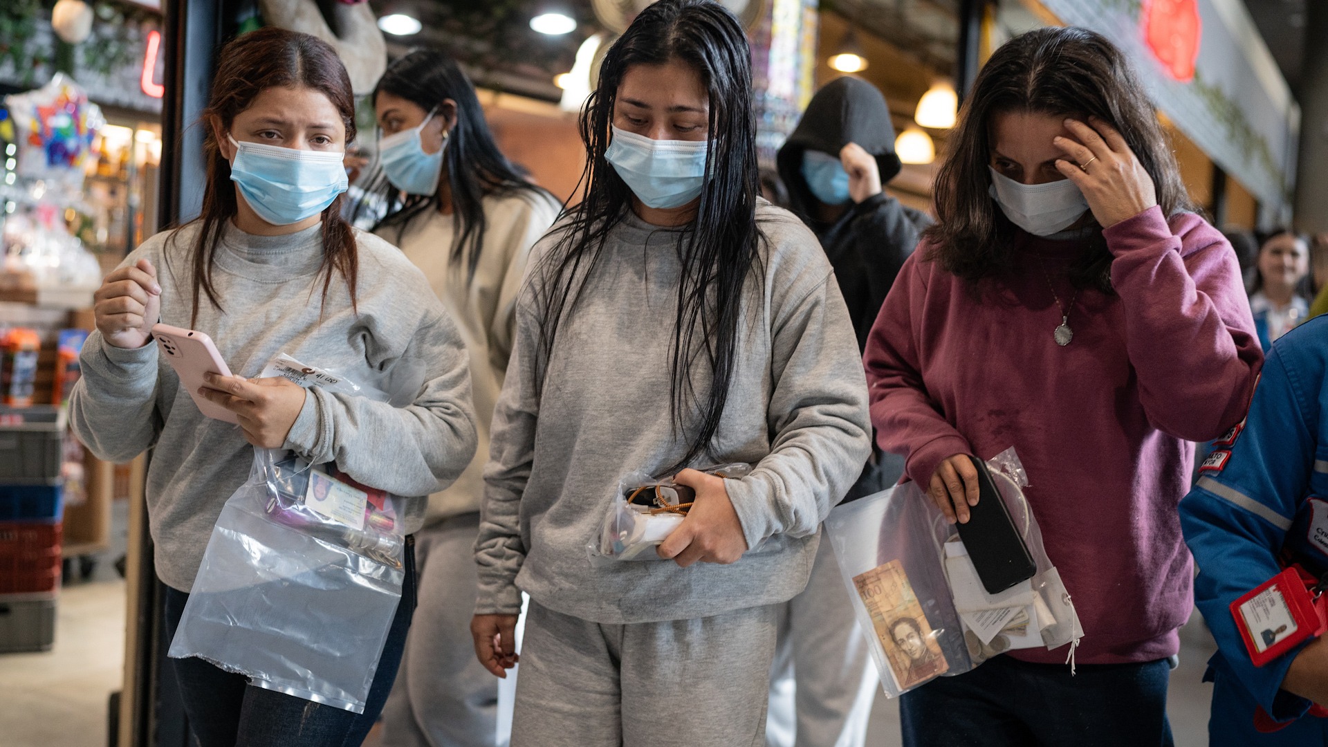 Dos aviones de la Fuerza Aérea Colombiana llegan a Bogotá con 201 deportados desde Estados Unidos