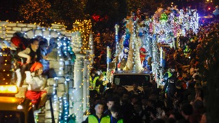 Los Reyes Magos ya recorren las calles de España