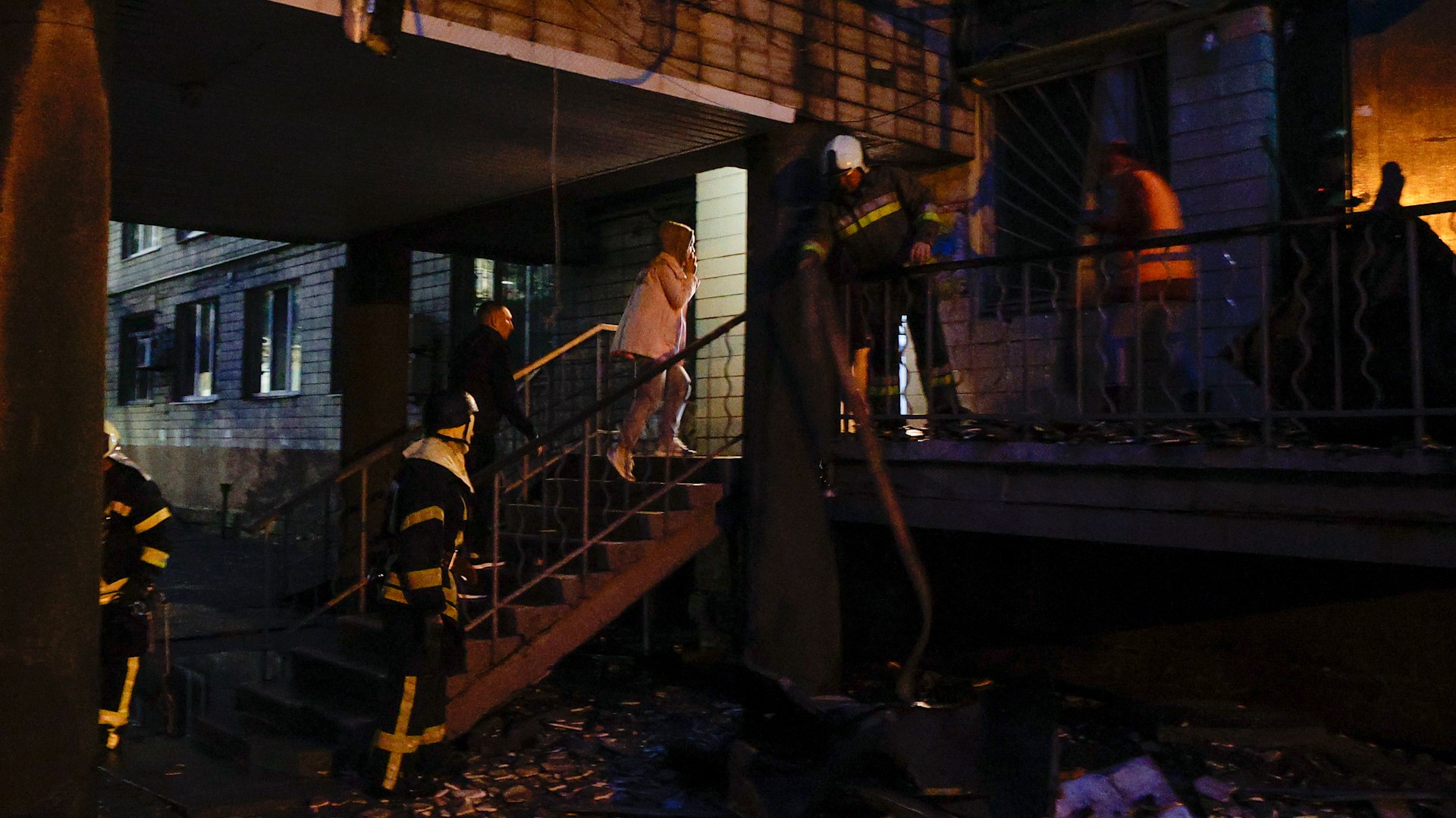 Una oleada de drones y misiles rusos causa la muerte de un niño en Zaporiyia y una veintena de heridos