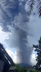El volcán Lewotobi Laki-Laki erupciono en dos ocasiones este miércoles