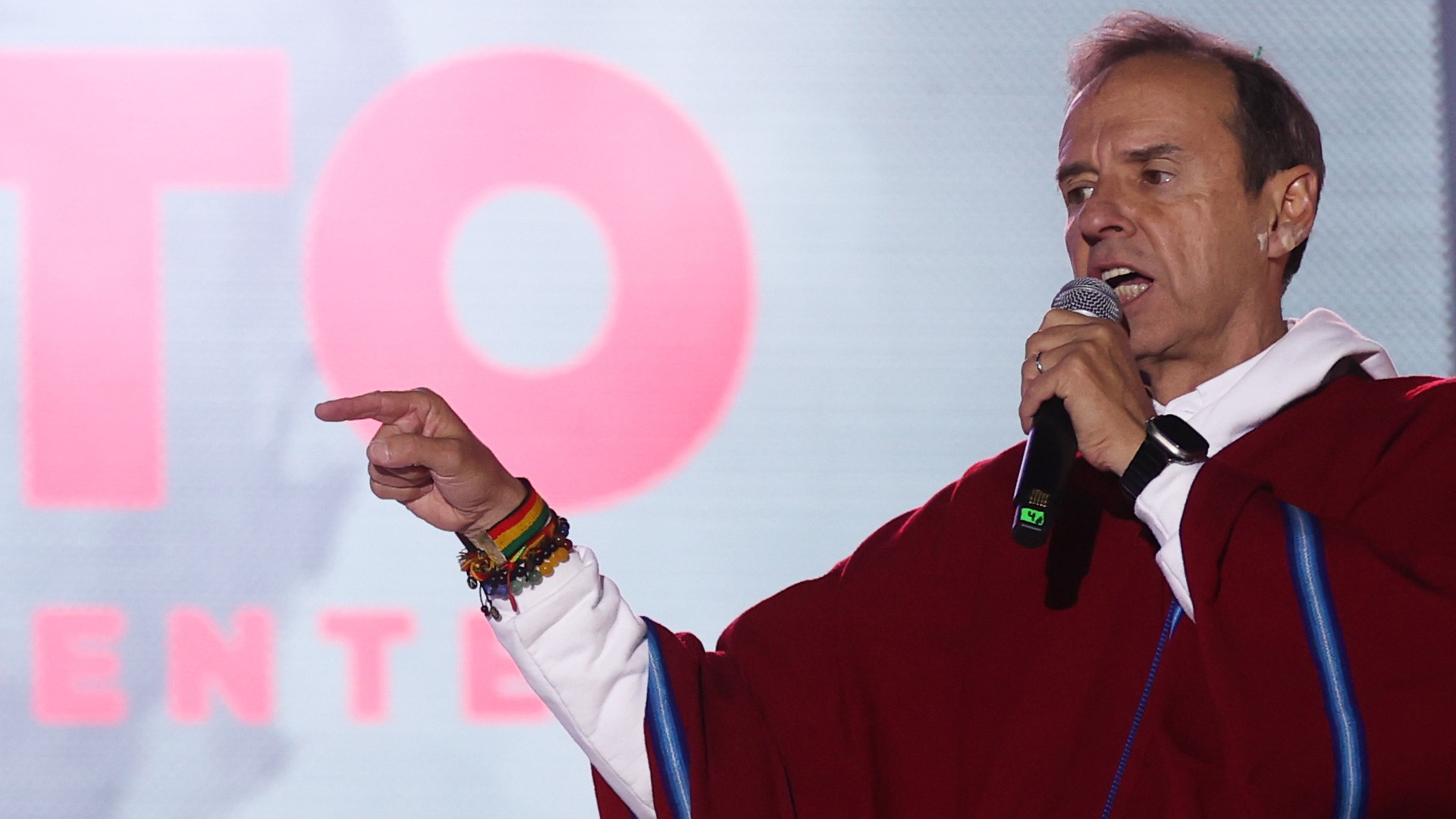Tuto Quiroga, quien lidera las encuestas, cierra su campaña en La Paz