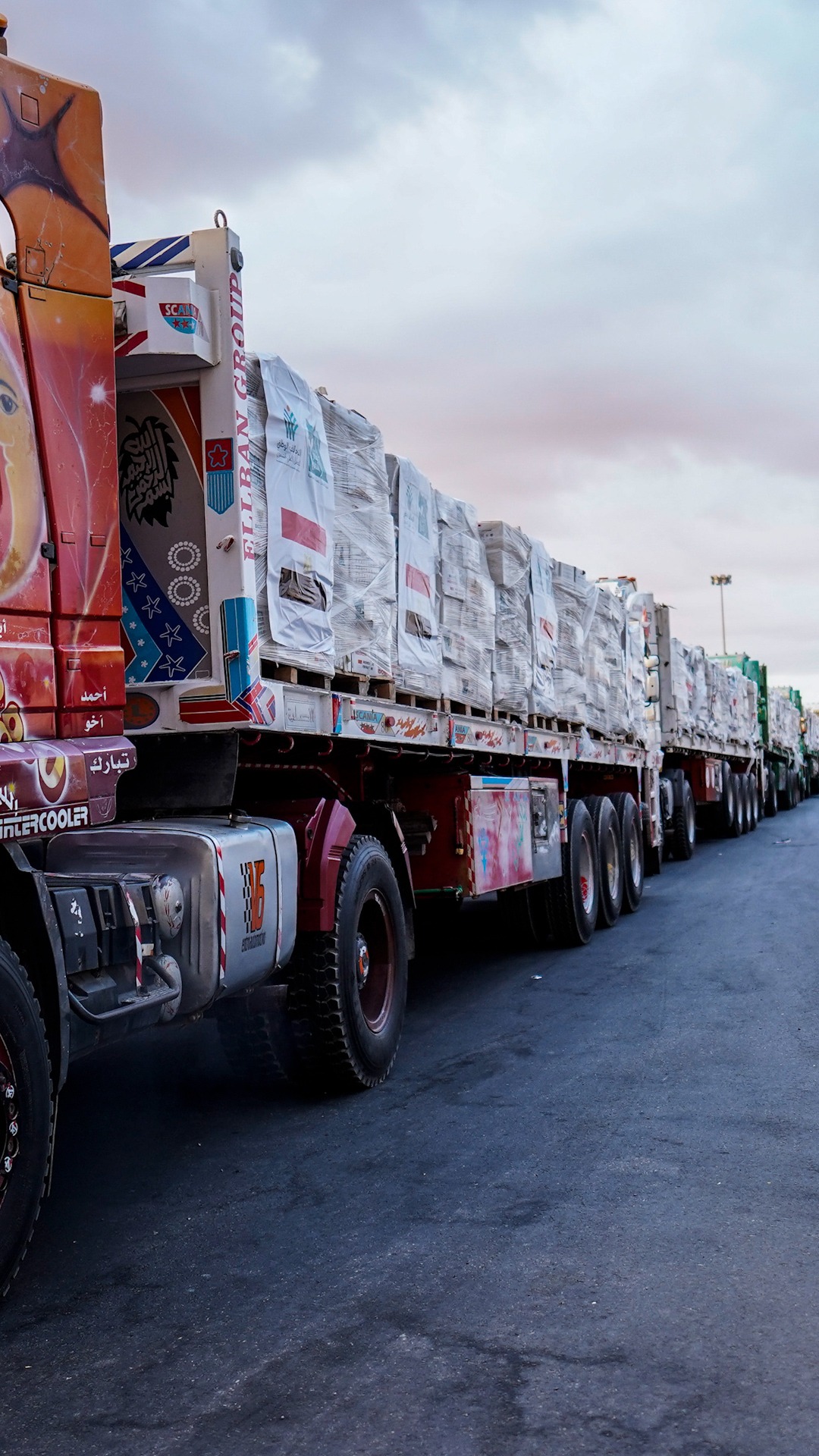 Cientos de camiones con ayuda humanitaria esperan entrar a Gaza