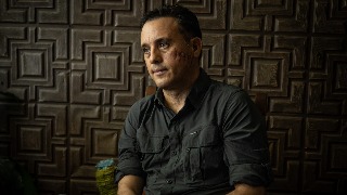 El biólogo que sobrevivió a la mordida de un tiburón