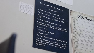 Texas exige exhibir los Diez Mandamientos en las aulas escolares