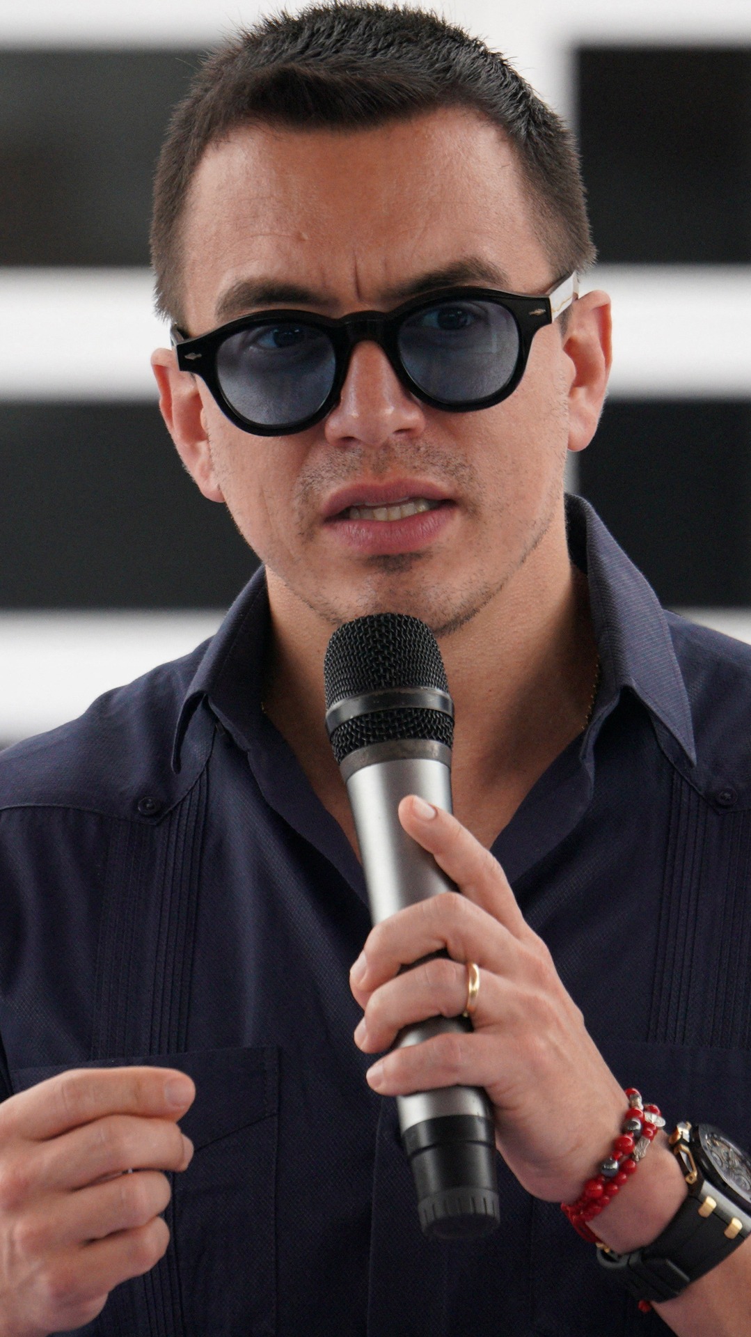 Noboa denuncia intento de envenenamiento con mermelada y chocolates