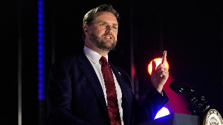 JD Vanca arremete contra la inmigración legal: 