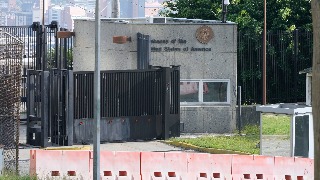 Venezuela denuncia amenaza a su embajada en EE UU