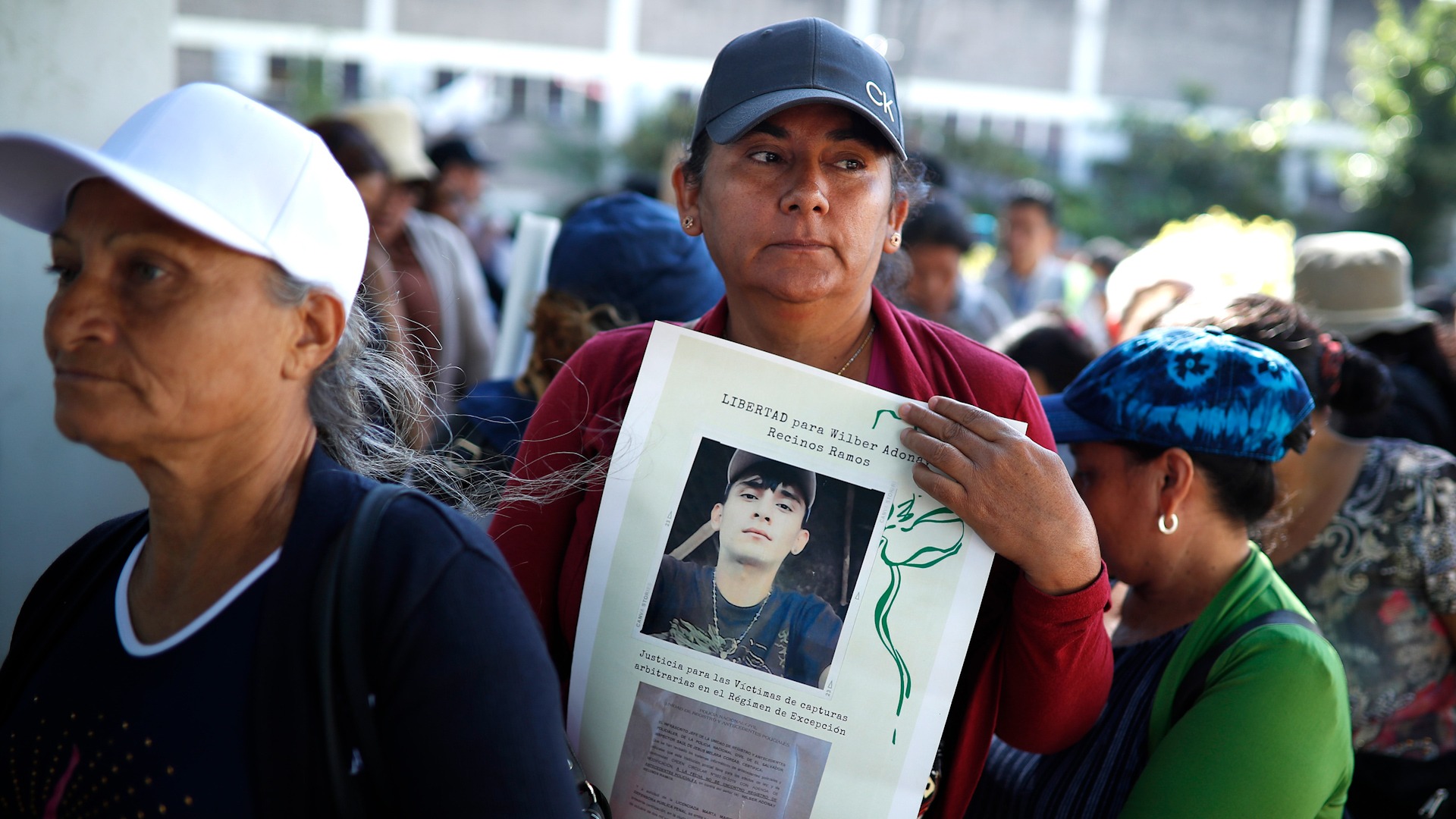 Salvadoreños piden declarar inconstitucional el régimen de excepción de Bukele