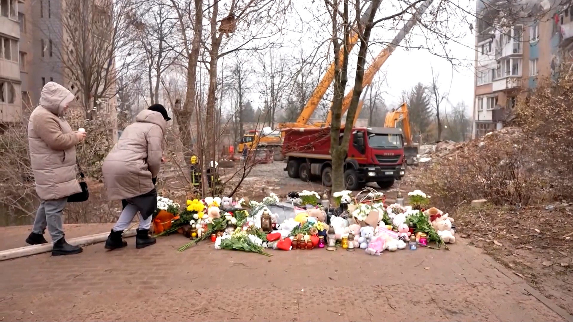 Las autoridades de Ternópil buscan a supervivientes entre los escombros del edificio