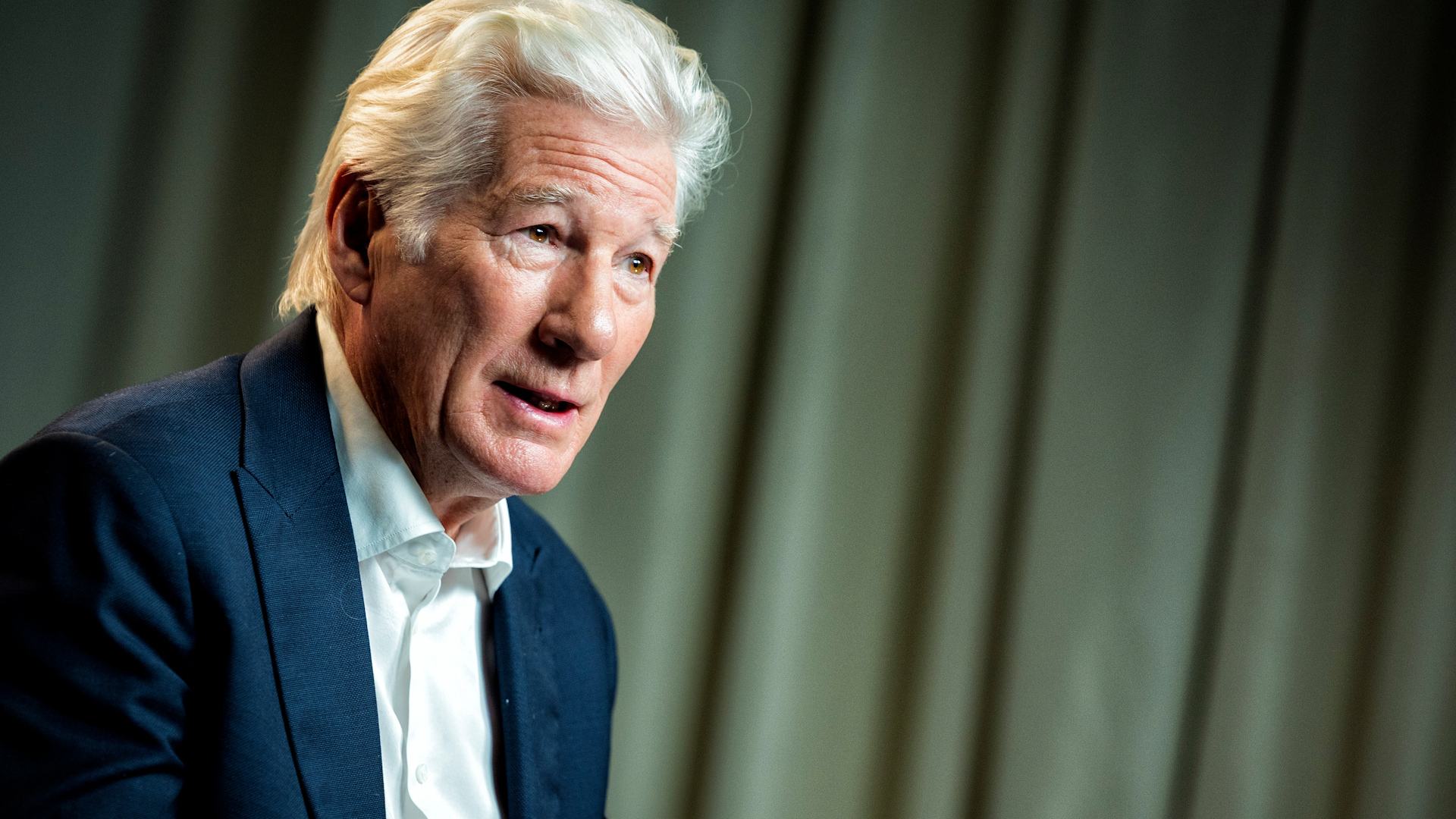 Gere: "Todos podemos acabar sin techo"