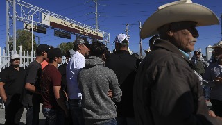 Agricultores relizan bloqueos en aduanas del norte de México