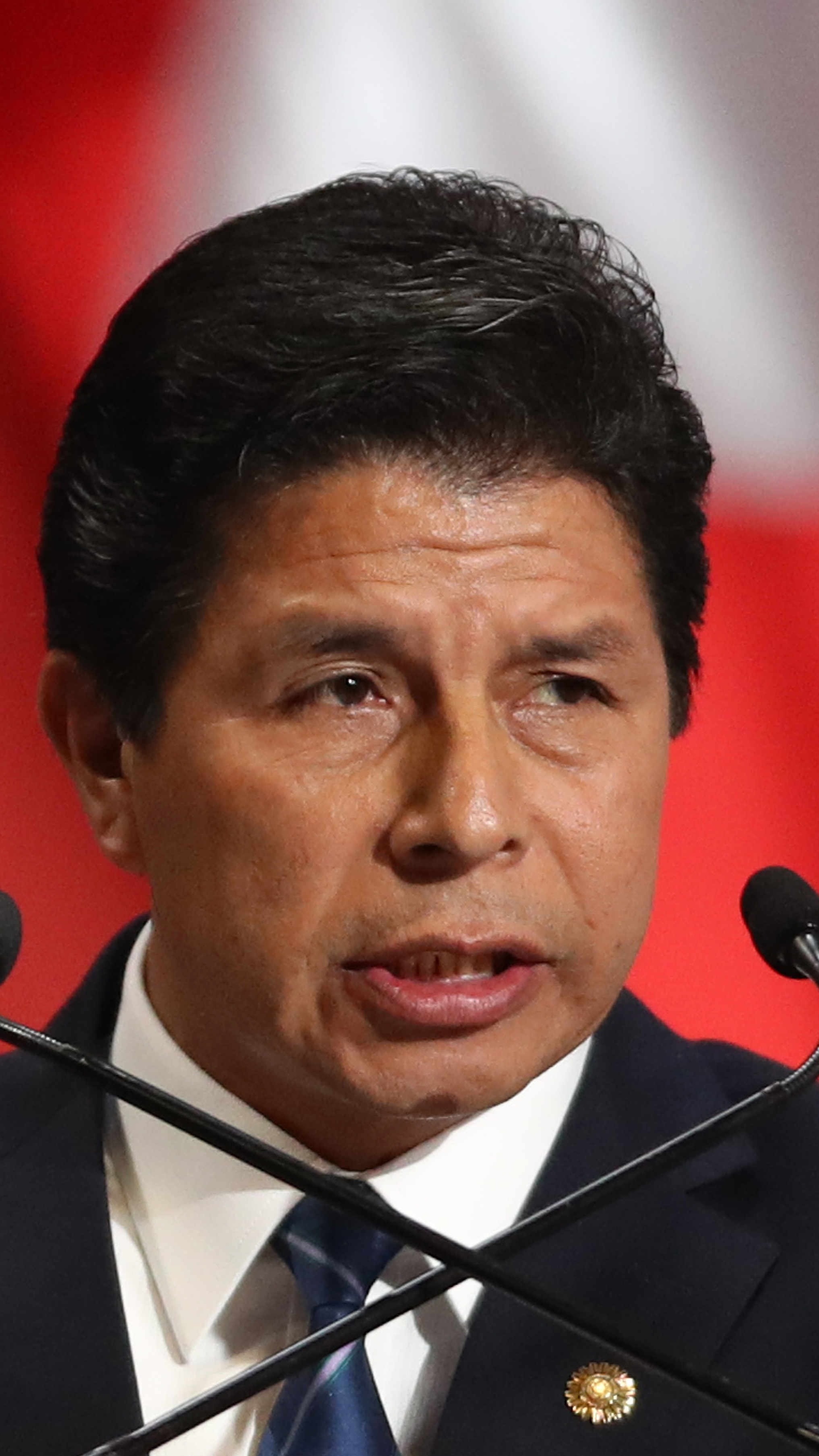 Pedro Castillo manda saludos a Sheinbaum