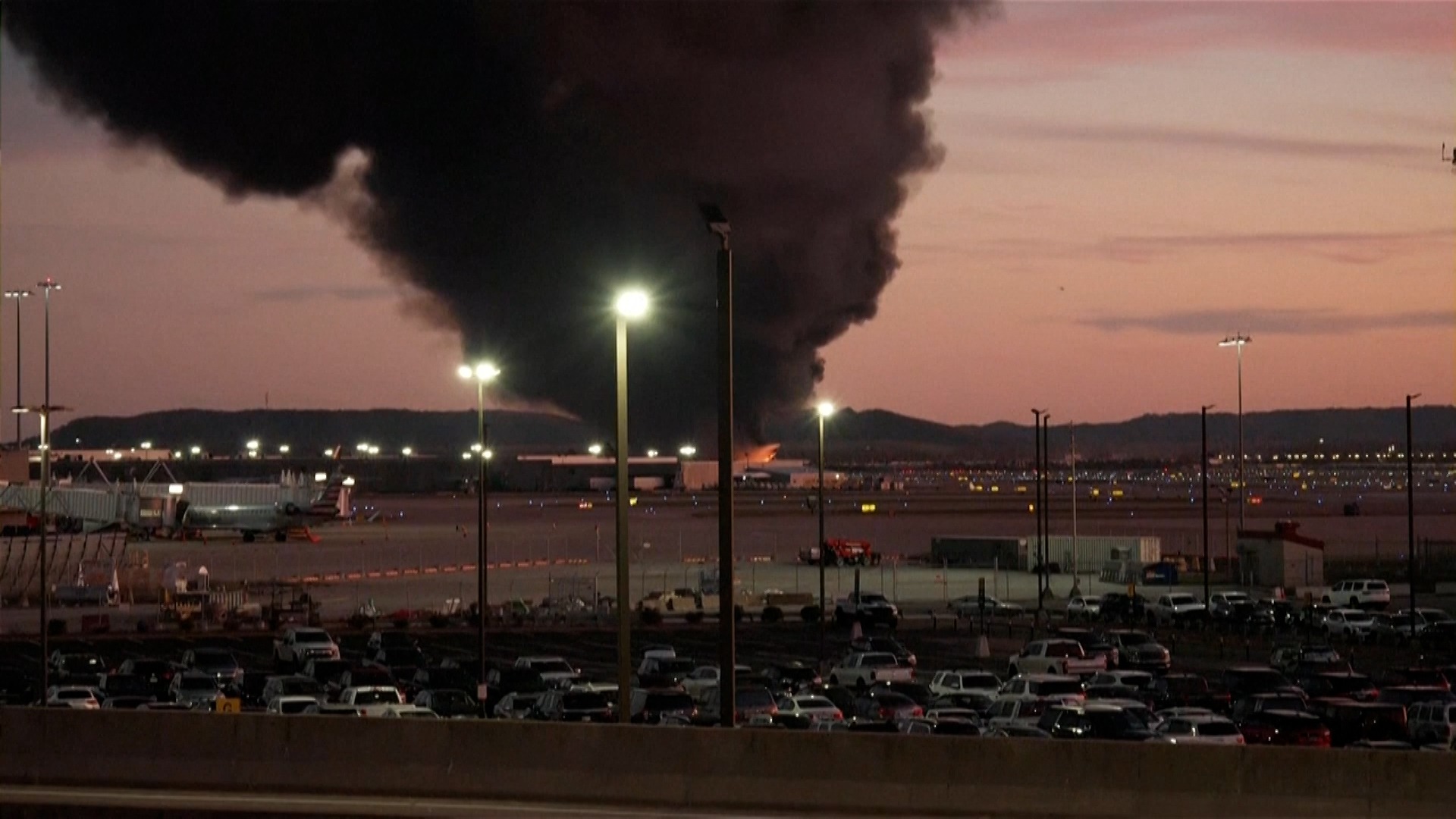 ESTADOS UNIDOS | Se estrella un avión de carga de UPS en KENTUCKY | EL PAÍS