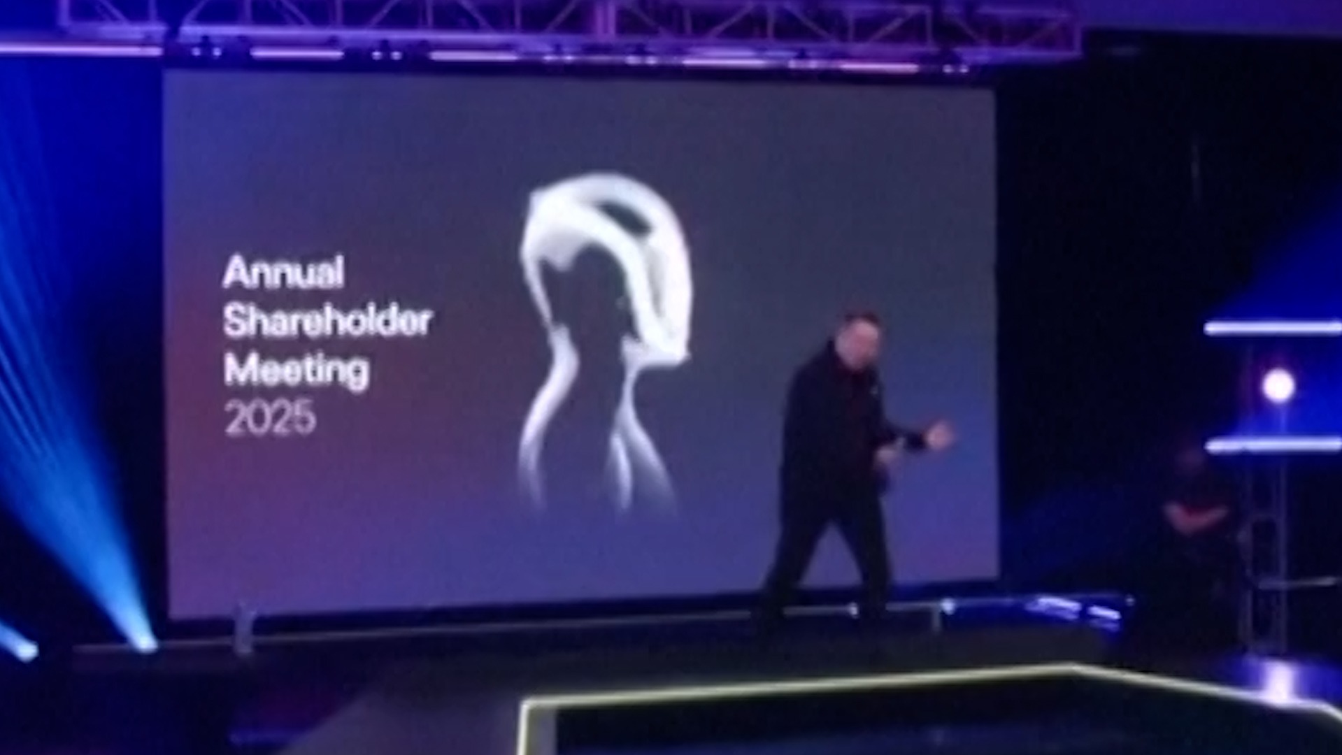 El baile de Elon Musk en la junta de accionistas