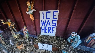 Los Nacimientos contra ICE