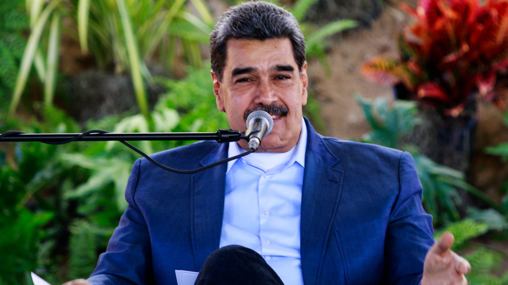 MADURO dice que VENEZUELA no cederá ante amenazas mientras Trump