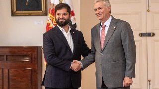 Boric y Kast prometen continuidad y transición democrática