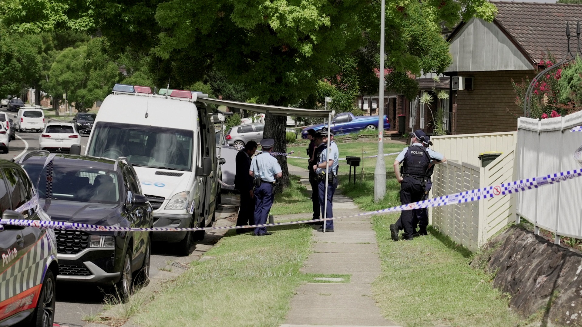 Las cámaras captan el momento en el que un hombre desarma al segundo tirador durante el tiroteo en Bondi Beach