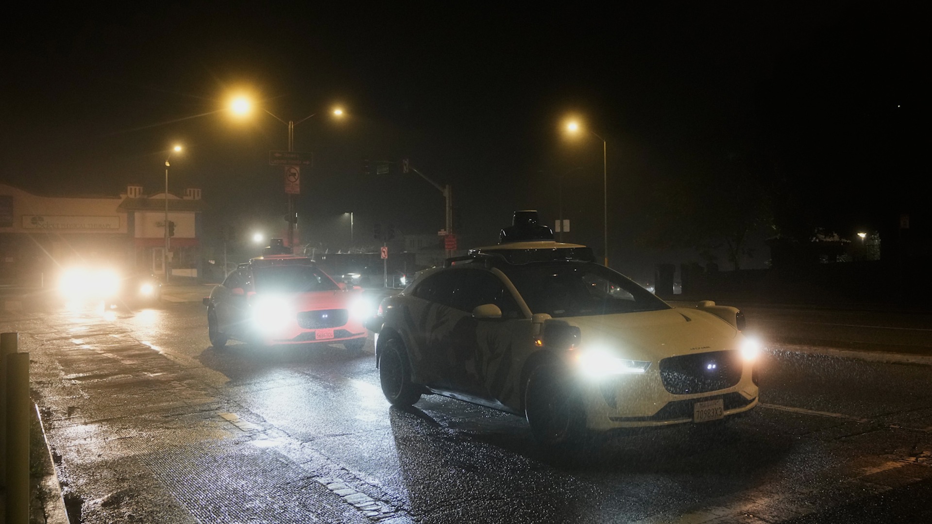 Un apagón provoca la desactivación de vehículos Waymo, obstaculizando el tráfico en San Francisco