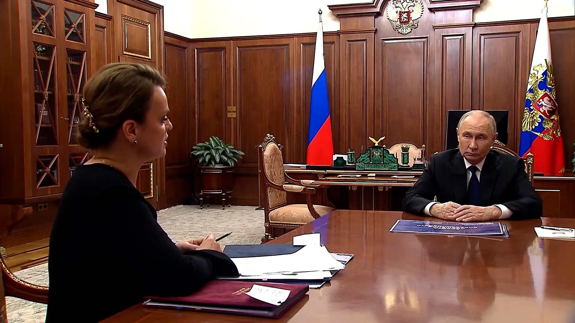 El presidente Putin se reúne con la viceministra de defensa rusa