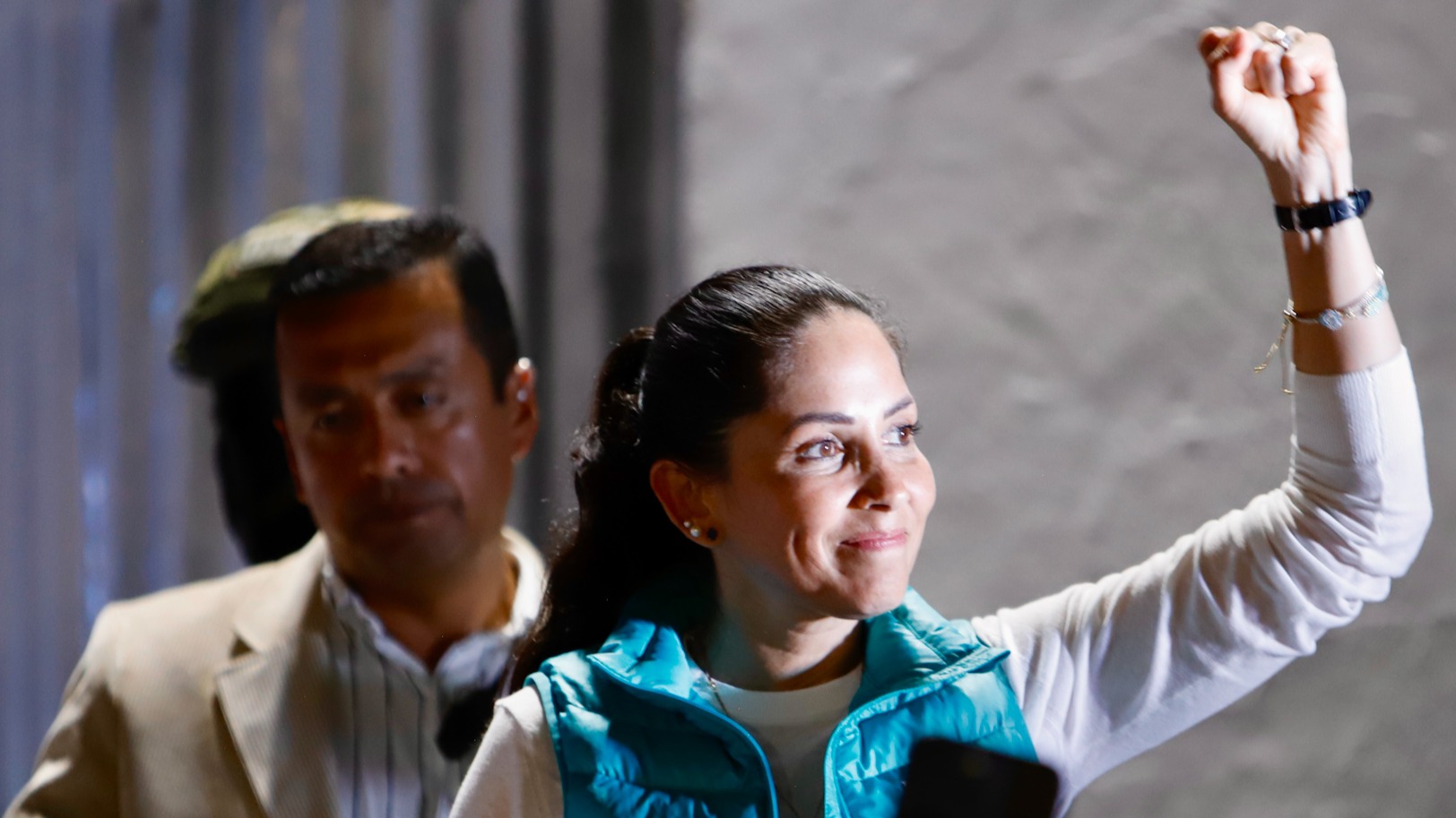 Luisa González celebra una victoria sobre Noboa en Ecuador, pese al virtual empate