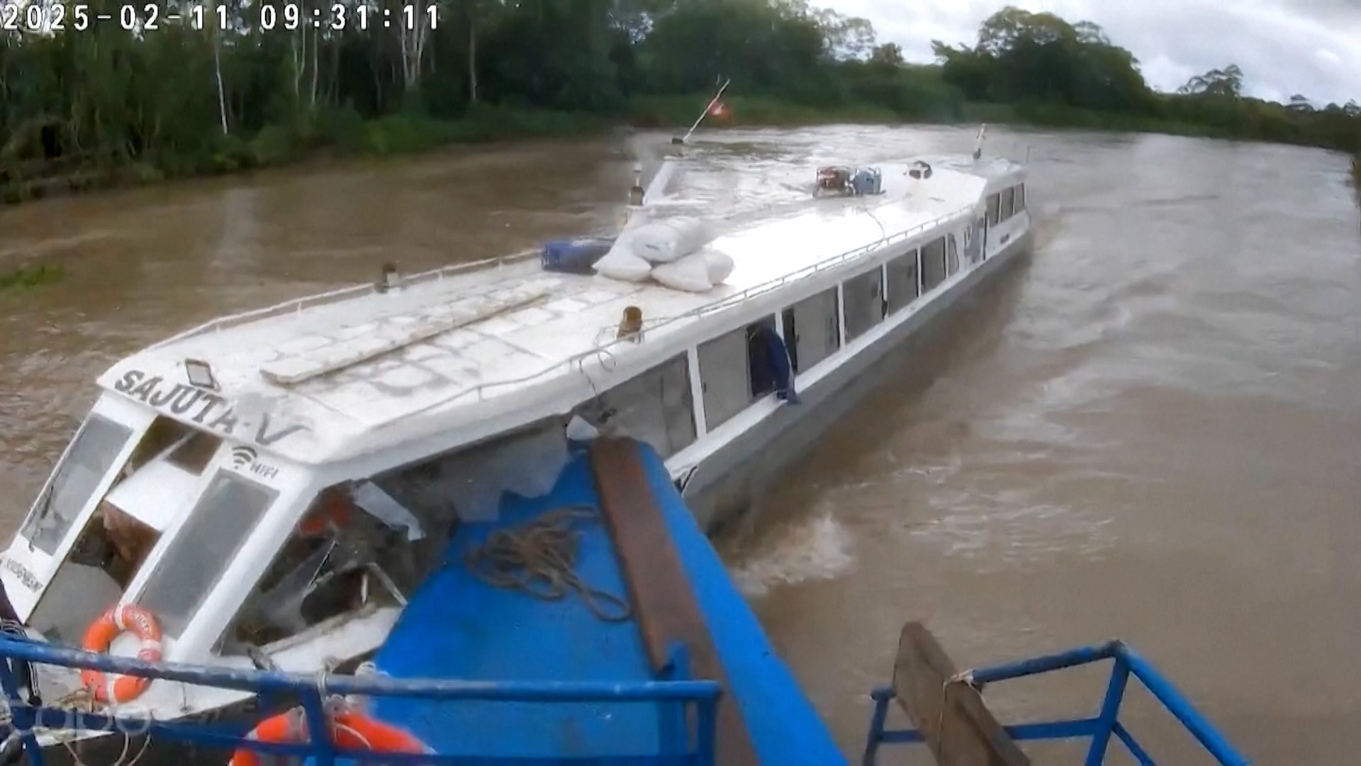 Choque de barcos en Perú