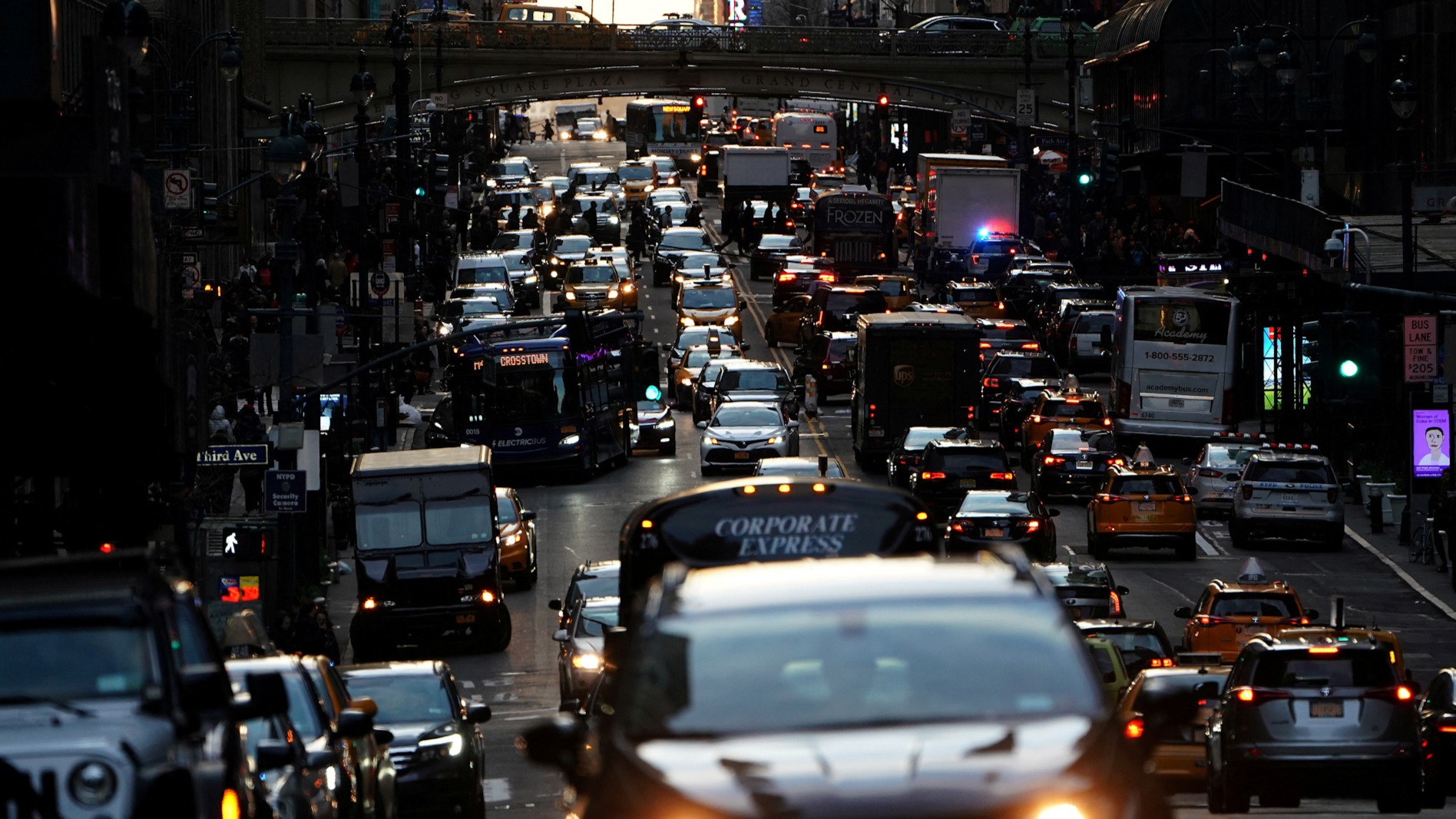 Nueva York reacciona a la decisión de Trump de eliminar la tarifa de congestión