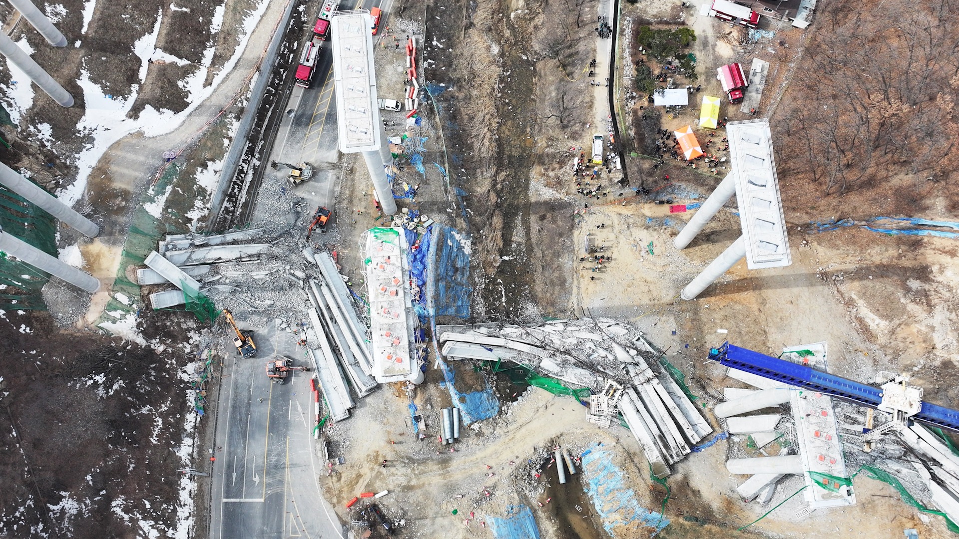 Las imágenes del derrumbe de un puente en Corea del Sur