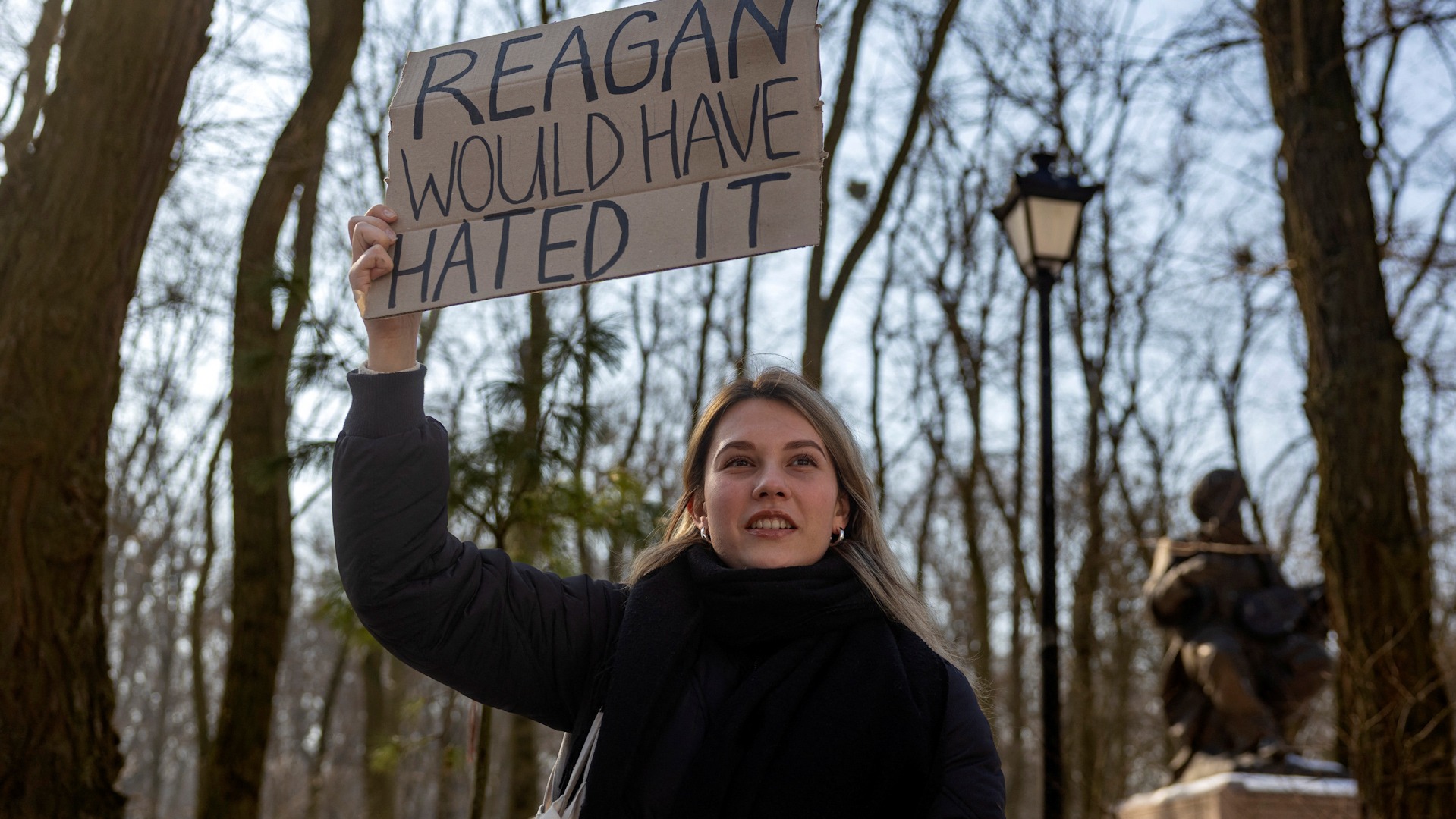Activistas protestan en Kiev contra el acuerdo de minerales entre Ucrania y EE UU y exigen garantías de seguridad antes de su firma