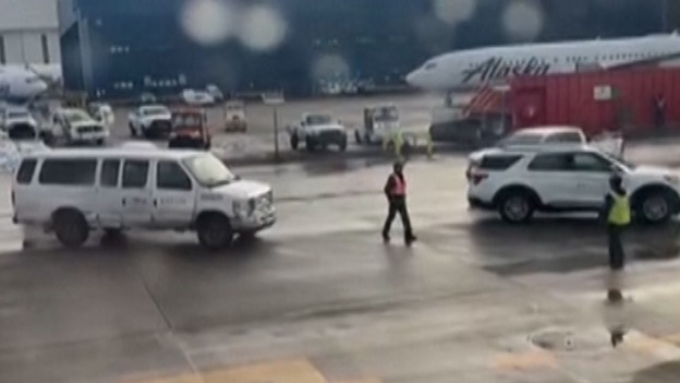 Chocan aviones en el aeropuerto de Seattle