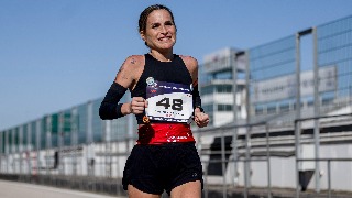 Estefanía Unzu corre siete maratones en siete días y siete continentes