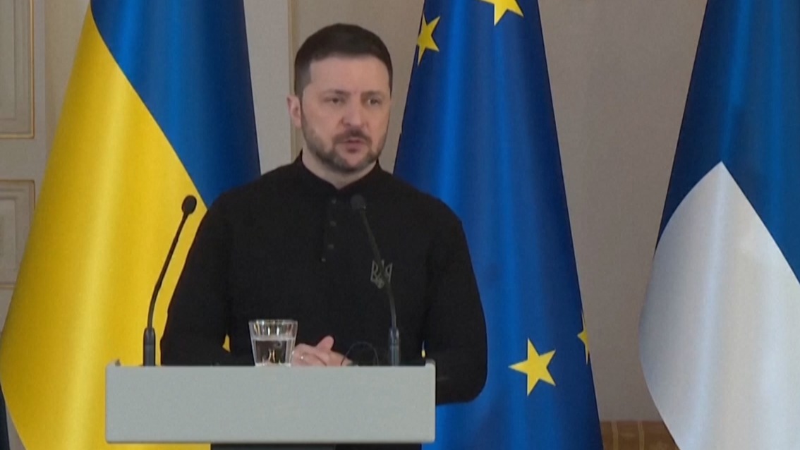 Zelenski: "La línea roja es el reconocimiento como rusos de los territorios ucranianos ocupados temporalmente"