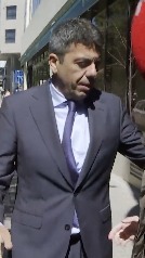 Dos personas increpan a Mazón en Valencia