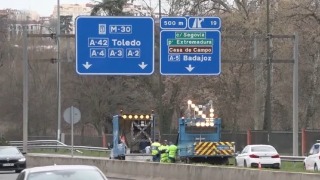 Circulación restringida en la M-30, a la altura de la colonia del Manzanares