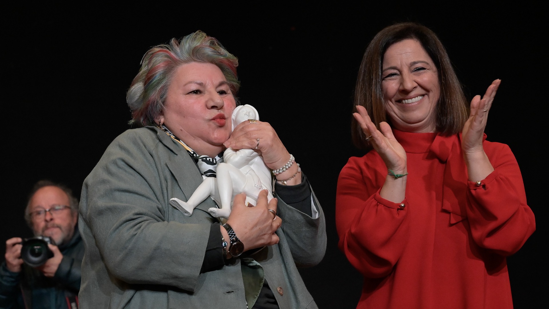 Dolores Vázquez es homenajeada en el Ayuntamiento de Betanzos
