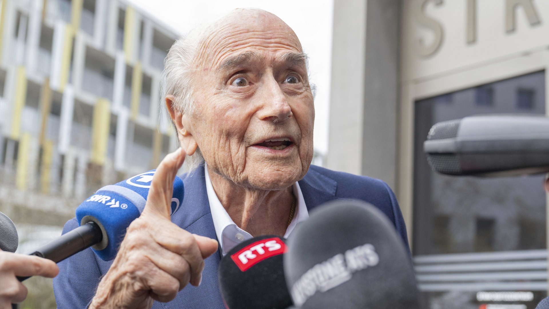 Blatter y Platini, absueltos por corrupción: "La persecución ha terminado"