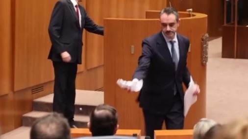 Mañueco desdeña la propuesta de Vox aceptada por Mazón para un pacto en Castilla y León