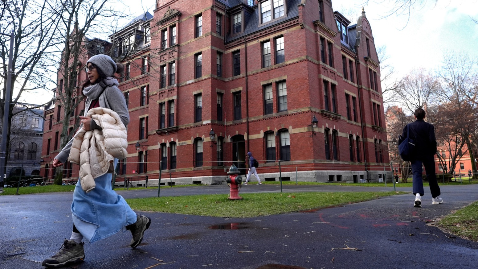 Trump amenaza a Harvard con revocar su estatus libre de impuestos