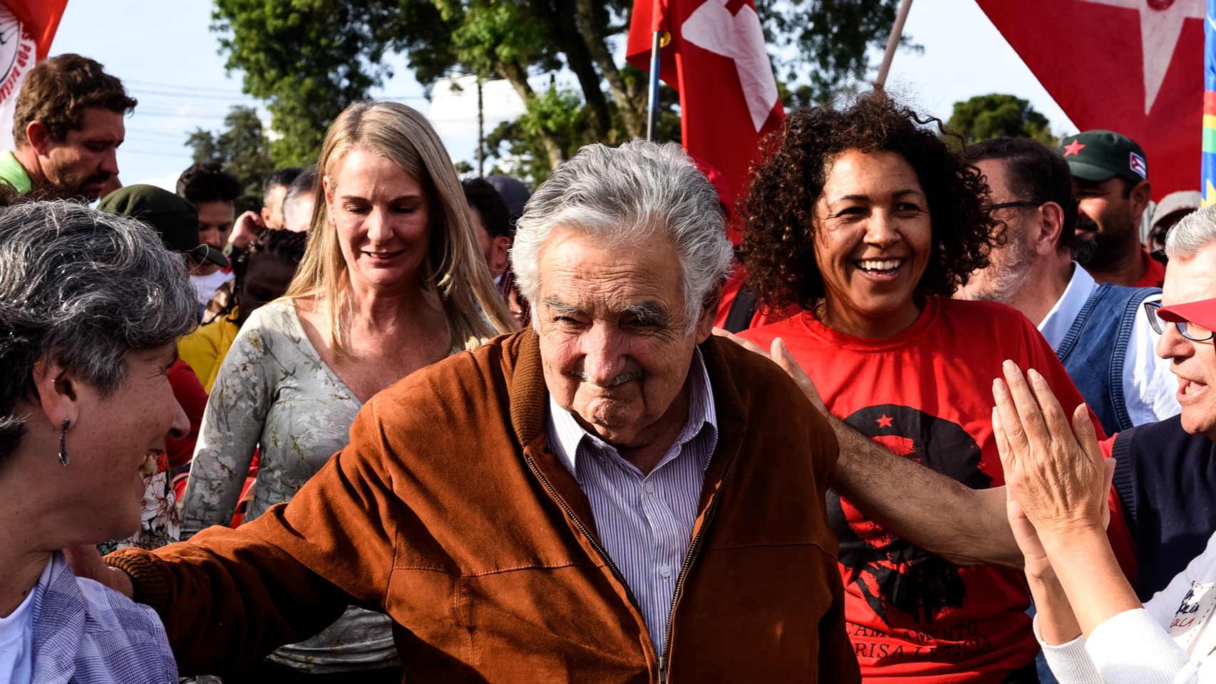 Líderes y expresidentes latinoamericanos despiden al ícono político uruguayo 'Pepe' Mujica
