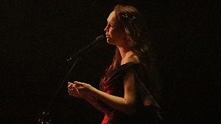 Primera semifinal de Eurovisión: Zöe Më - Voyage (Suiza)