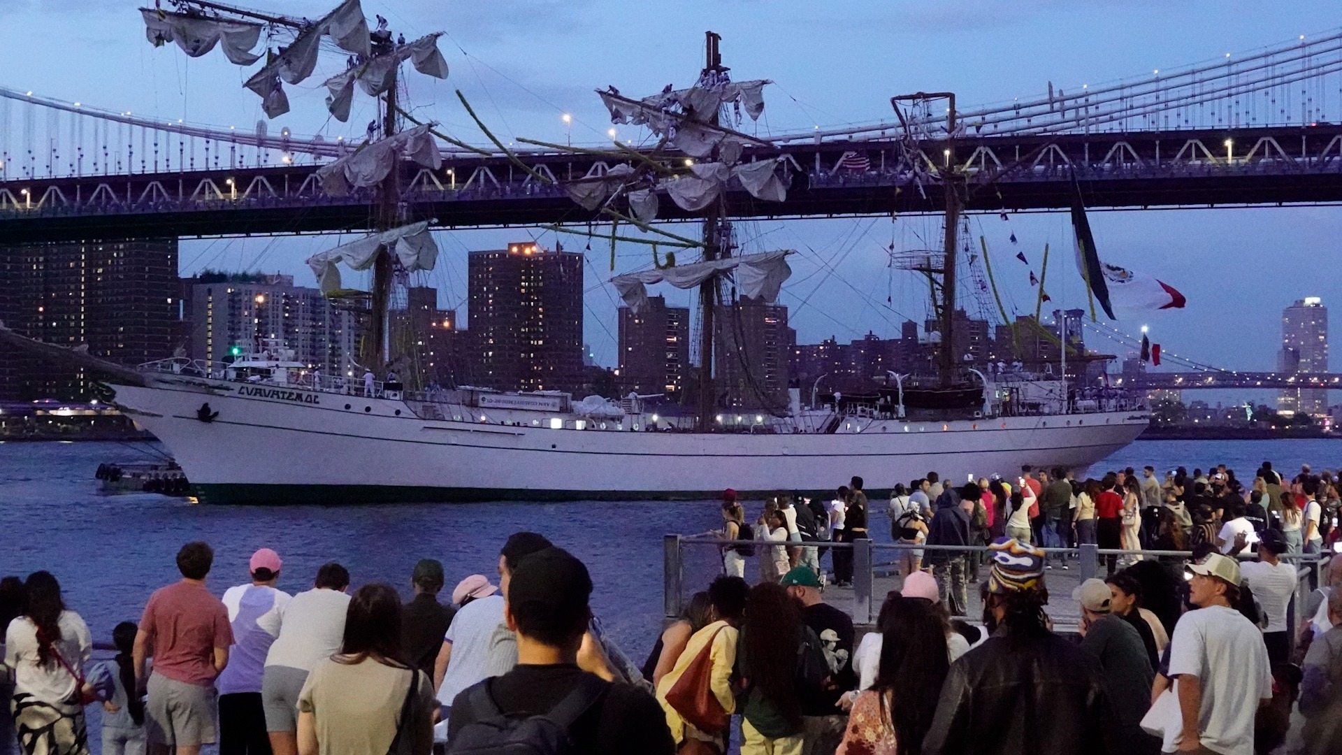 ESTADOS UNIDOS | Choca un buque mexicano en Nueva York