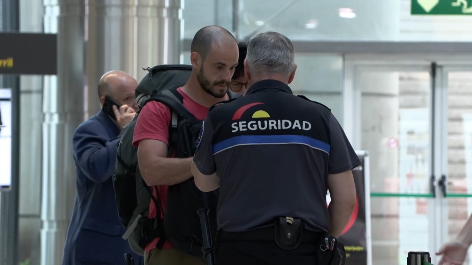 El primer día de control de acceso a Barajas