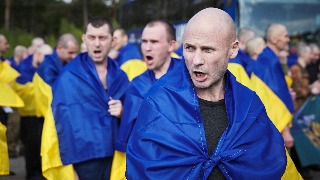 Rusia y Ucrania inician su mayor intercambio de prisioneros de guerra