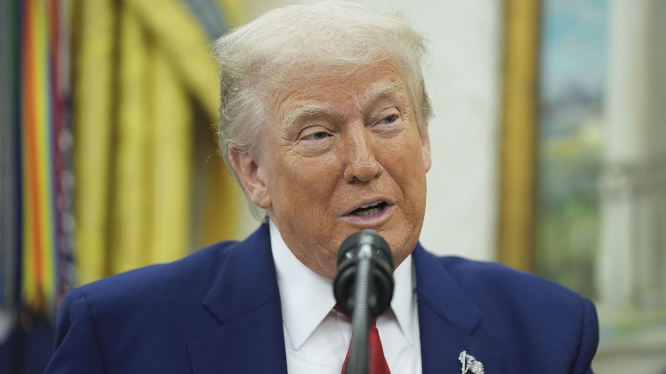 Donald Trump y su "hermosa y gran" ley